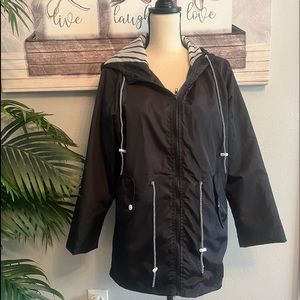 🧥NWOT Woman’s Black Rain Jacket Size L